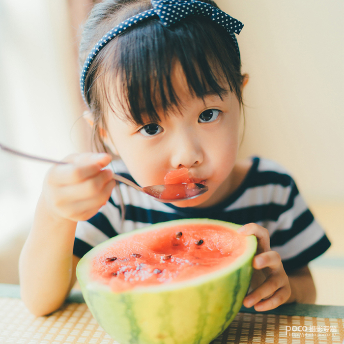 每个妈妈都是孩子的专属摄影师,每个妈妈都是孩子的摄影师