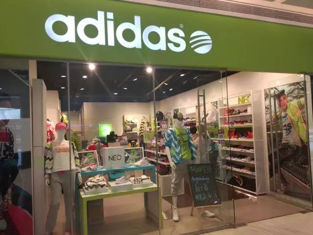 今天我们想聊聊adidas如何在时尚道路上越玩越嗨