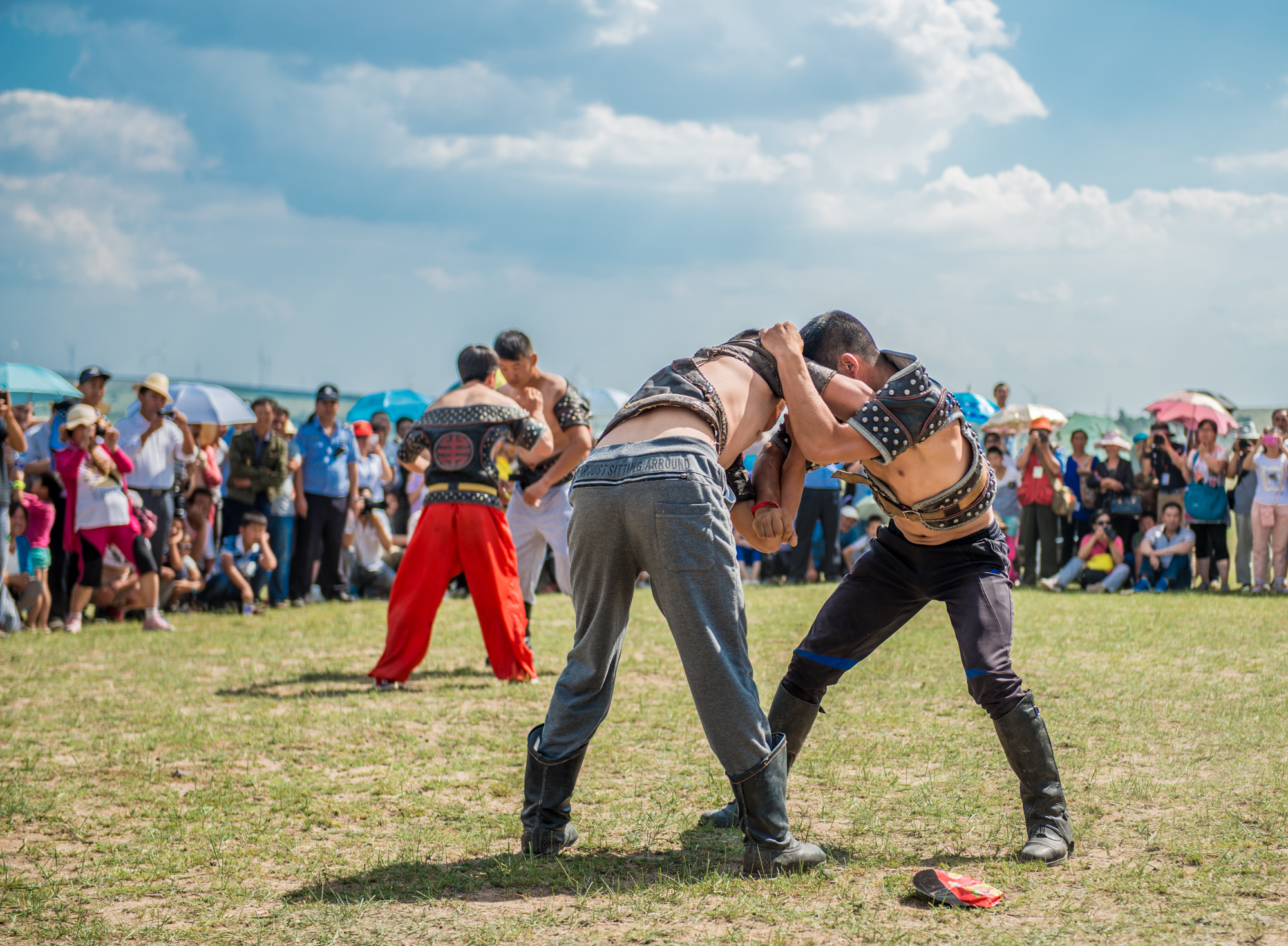 蒙古摔跤为何实战强,蒙古摔跤超厉害的技能