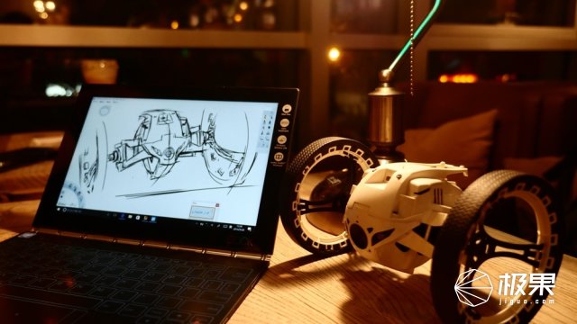 联想把30多年的笔记本键盘颠覆了,取消按键还能在上面画画