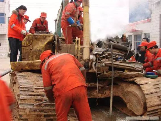 为什么二手挖机市场那么便宜,深圳现在二手挖机便宜了吗