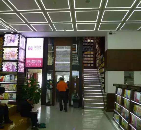 新华书店一代人的记忆,你记忆中的新华书店是怎么样的呢