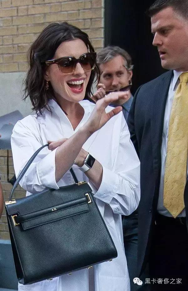 职场不输阵女生上班要背什么包?