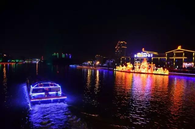 成都附近的旅游景点推荐四姑娘山,距成都五个多小时的地方