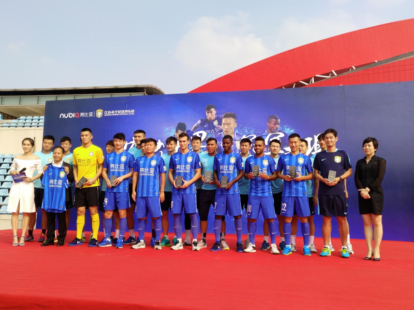 vivo联名足球,vivo与世界杯联名足球