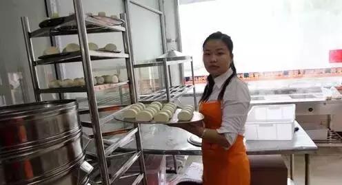 我永远也无法忘记把我拖进玉米地的那张脸!