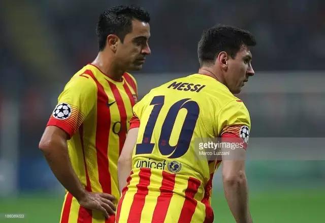 又见大红背球衣!不过马竞这点还是很良心的