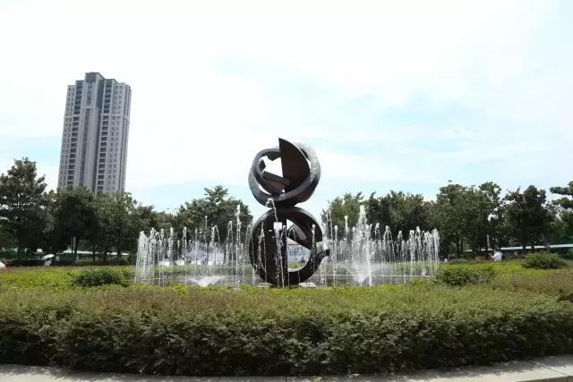 同样的三甲医院差别大不大,魔都的大医院不像小县城的医院