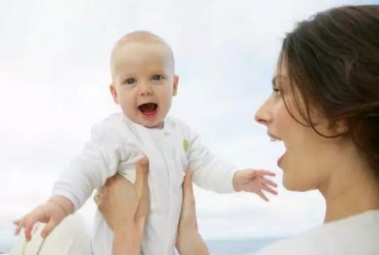 宝妈们买衣服不买贵的只买合适的,宝妈买衣服避坑