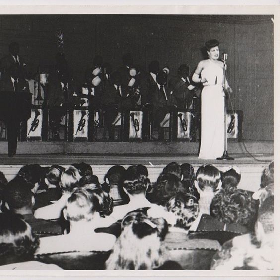 神保佑的奇怪果实——美国爵士名伶比莉·哈乐黛