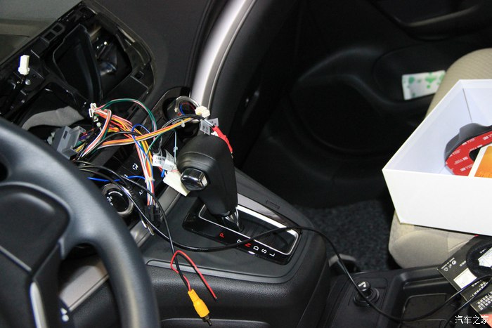 本田crv2016经典款详细配置图表,16年本田crv2.0两驱还值得买吗