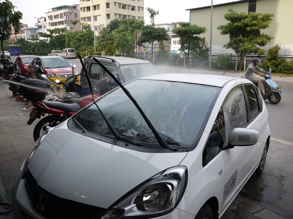雨季开车眼瞎？老司机真空无打底分享6种「雨敌」购买使用指南
