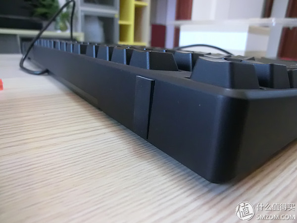 国产轴请继续努力!曜越TteSPORTS波塞冬ZRGB背光机械键盘评测