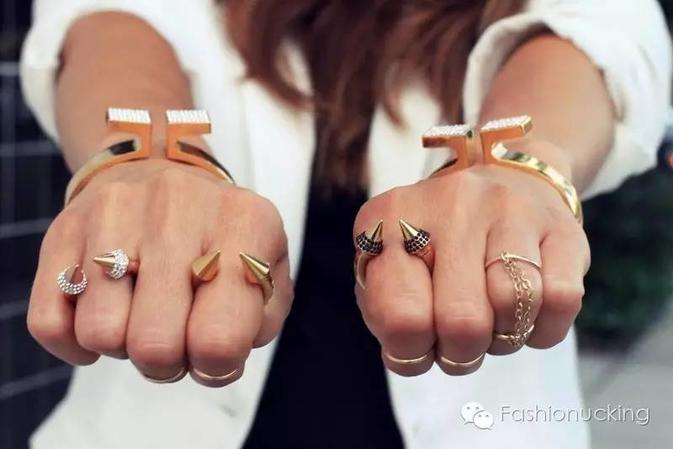 种草明星都爱的配饰时髦达人必备,种草好看的饰品