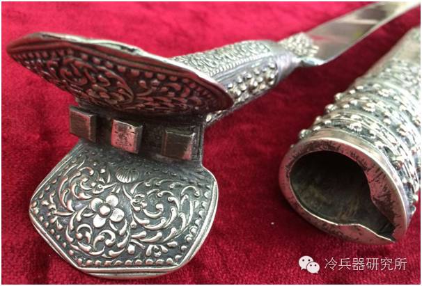 平刃而进，可割敌首：奥斯曼亚塔安腰刀