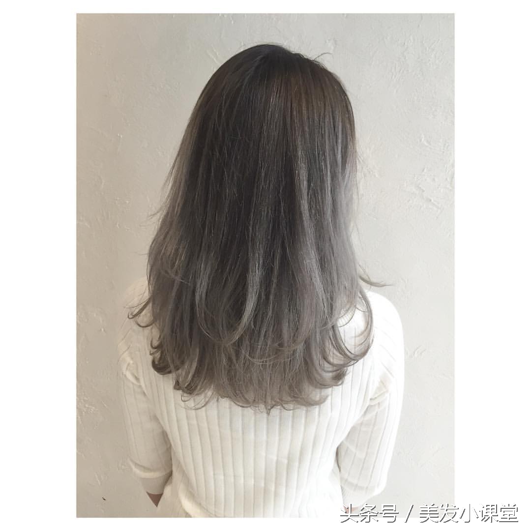 好看的披肩发尾烫,烫披肩发是大卷好看还是小卷好看