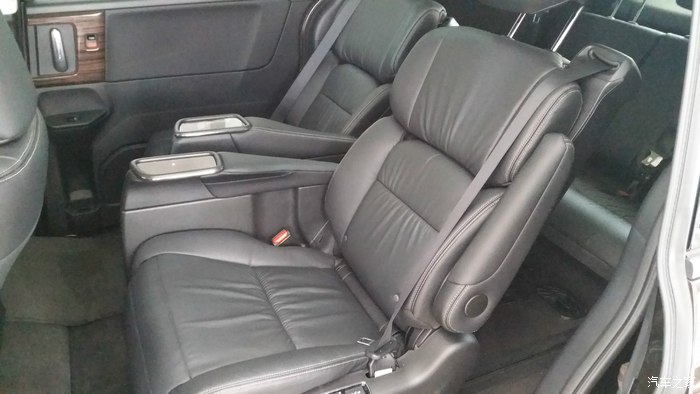 本田crv2016经典款详细配置图表,16年本田crv2.0两驱还值得买吗