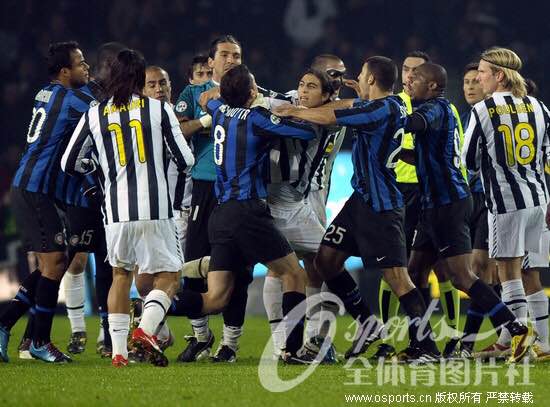 tifo上海申花,苏宁球迷骂申花