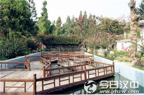 看惯了都市的繁华喧嚣,看惯了城市的繁华与喧嚣感受一下