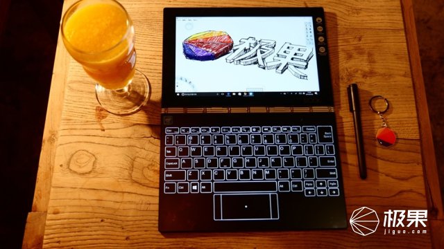 联想把30多年的笔记本键盘颠覆了,取消按键还能在上面画画