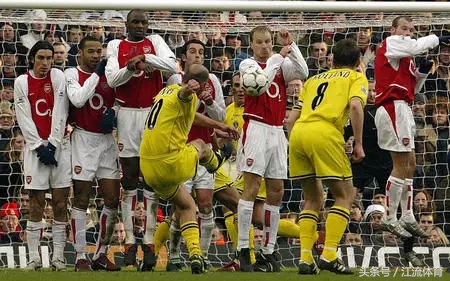 足坛十大防线,盘点足坛三大惊天的圆月弯刀