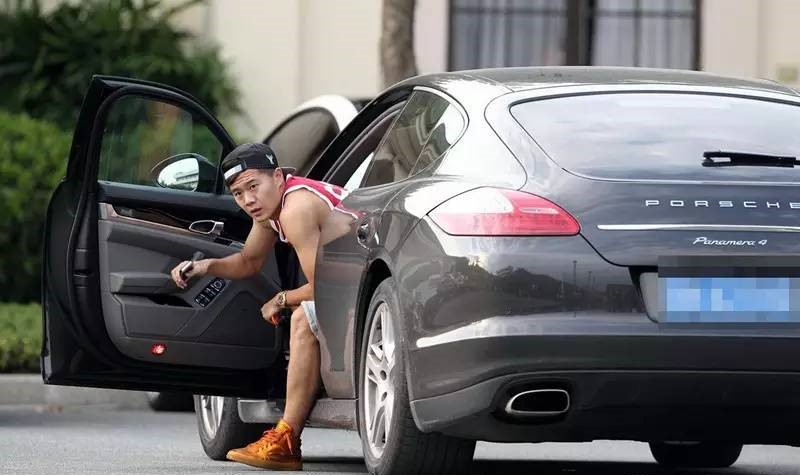 中国国足都开的什么车,国足分别开什么车