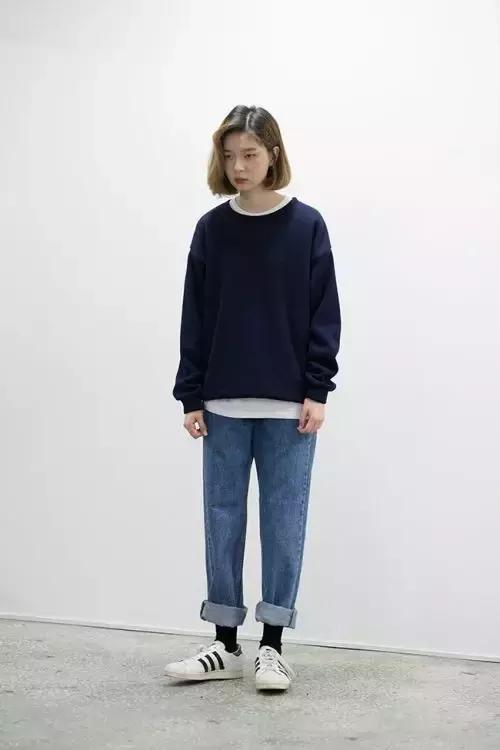 秋天如何优雅地露袜子 (秋天如何优雅的露袜子)