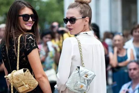 出门旅行比较轻的双肩包,出门玩的双肩包推荐