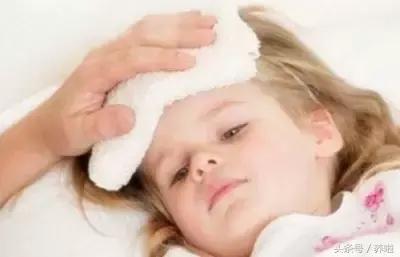 宝宝天气转凉就感冒发烧怎么办,宝宝冻感冒了一直低烧