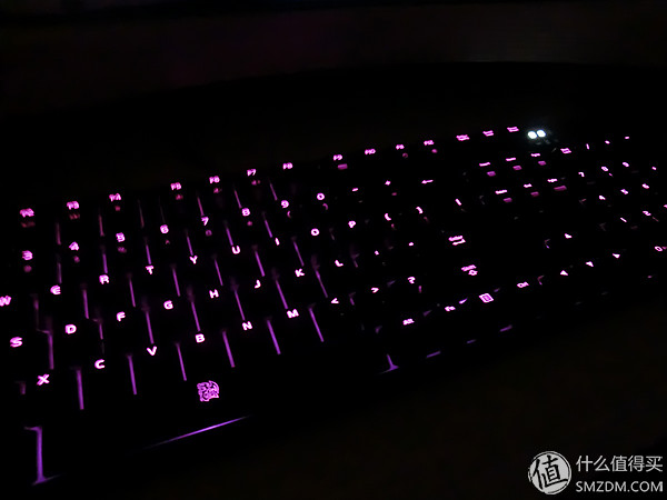 国产轴请继续努力!曜越TteSPORTS波塞冬ZRGB背光机械键盘评测