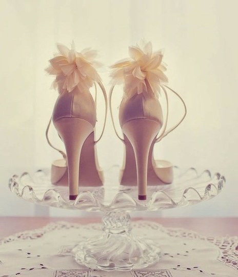 爱美的你一定有这样的血泪史，高跟鞋穿久了就会磨脚，你想解除新鞋磨脚、夹脚的苦恼吗？