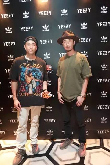 最近又有那么一双神鞋,你抽中了等于赚了一个月的工资