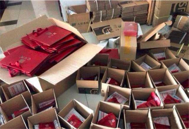 你们为年入2000万的网红们买单,她们却卖你一堆烂脸假货!