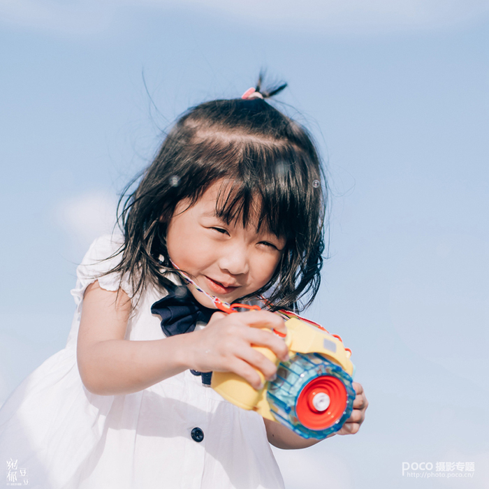 每个妈妈都是孩子的专属摄影师,每个妈妈都是孩子的摄影师