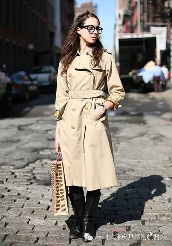 橙色风衣外套女中长款如何搭配,橄榄绿风衣搭配什么颜色的风衣