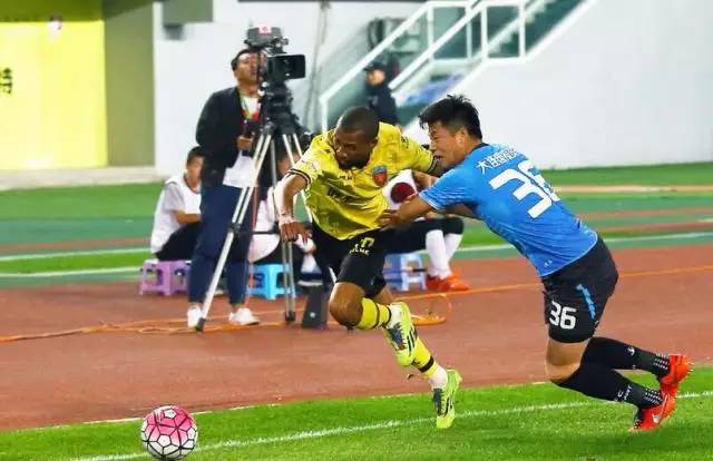 足球大胜中乙队,大连超越vs呼和浩特