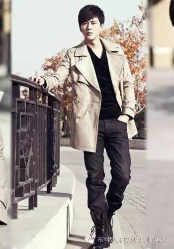 橙色风衣外套女中长款如何搭配,橄榄绿风衣搭配什么颜色的风衣