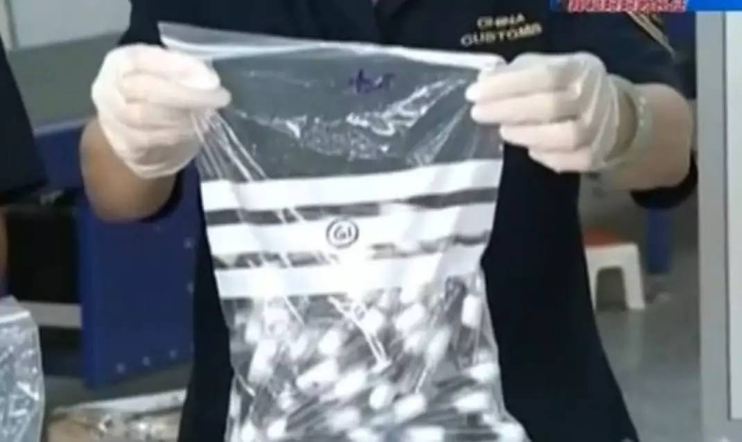 我嘞个去！这是啥嗜好？！一人“海淘”数千只害虫被截获（胆小勿进！密恐勿进！）