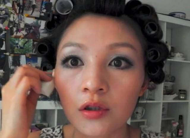 你们为年入2000万的网红们买单，她们却卖你一堆烂脸假货！