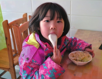 归来的游子歌曲,历尽千帆归来还是故乡好