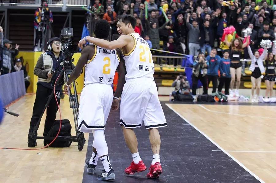 帕戈广厦,帕戈与广厦