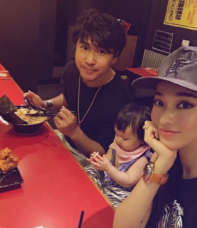 欧弟晒与宋小宝旧合影遭拆穿，网友：这张不黑满屏夫妻相咋回事