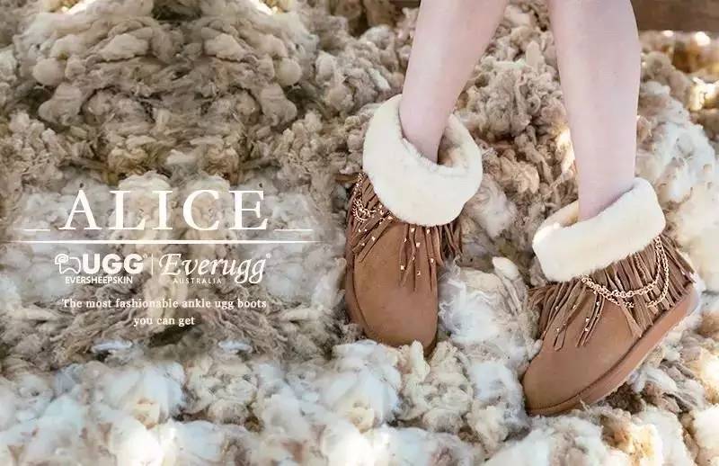 适合小个子冬天穿的雪地靴,腿短穿马丁靴还是雪地靴