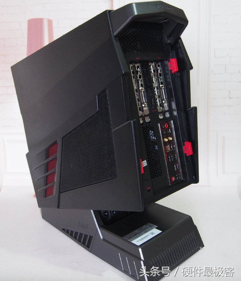 它确实是个大块头，玩游戏用它错不了！