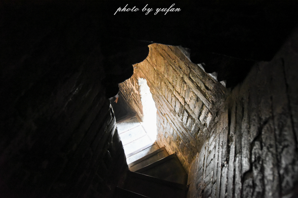 埃菲尔铁塔才区区百年，开封铁塔已矗立千年