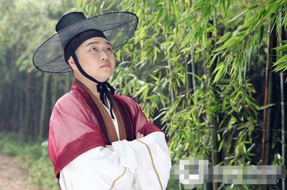 功夫里周星驰疗伤,周星驰功夫里的细节