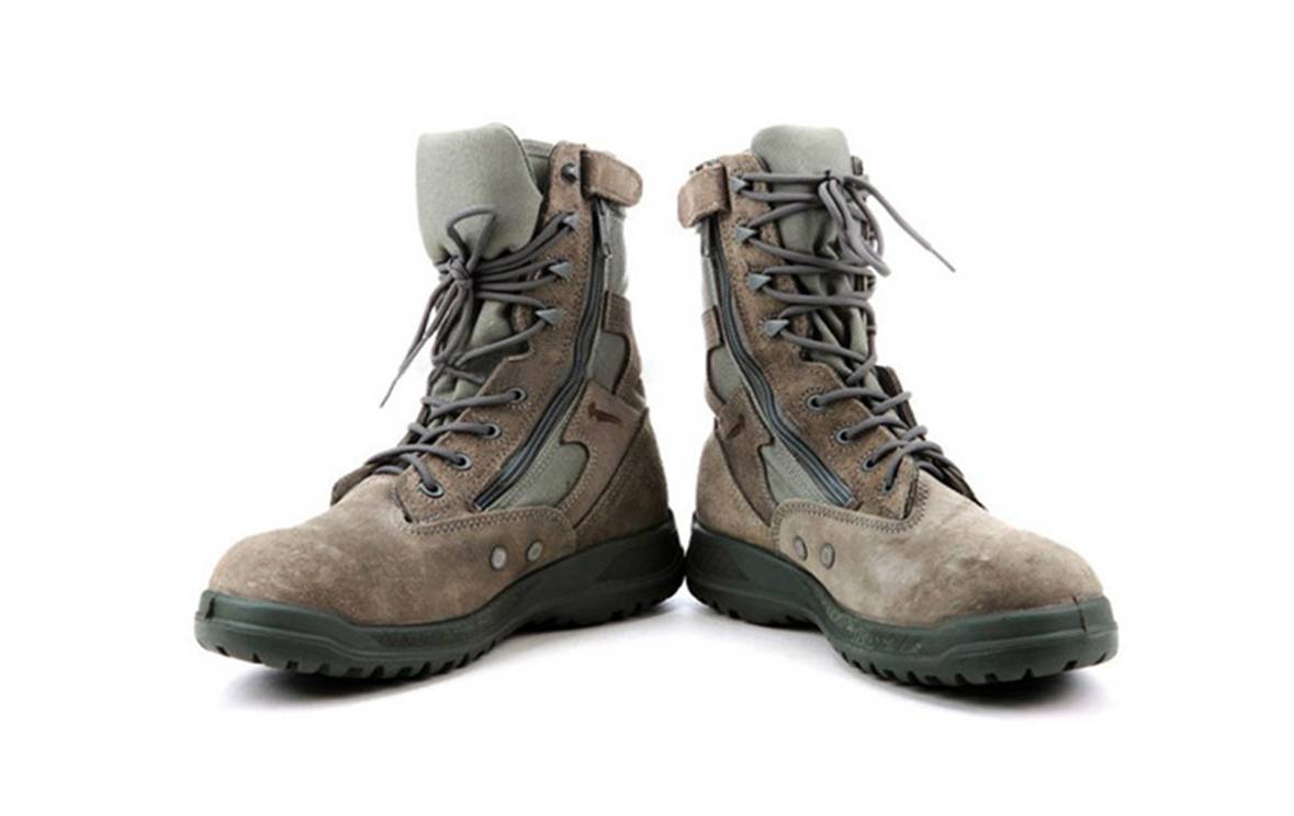 适合小个子冬天穿的雪地靴,腿短穿马丁靴还是雪地靴