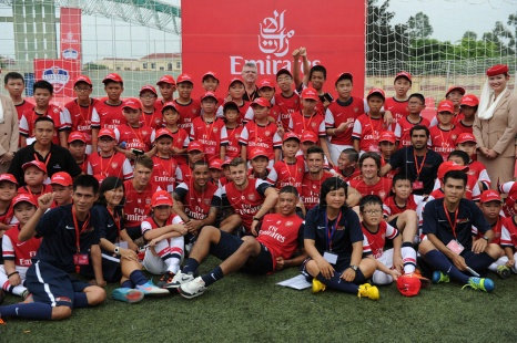 皇马flyemirates球衣,皇马球衣赞助商flyemirates