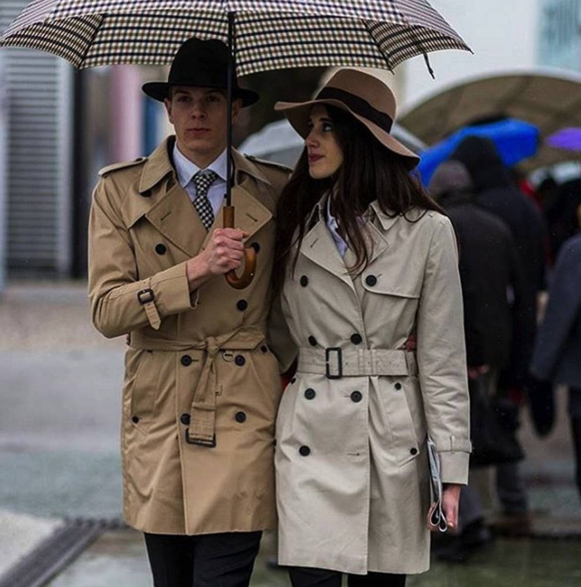 burberry风衣女士穿搭 (burberry风衣带斗篷)