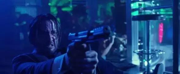 战术美学|《疾速追杀》的“枪械世界”